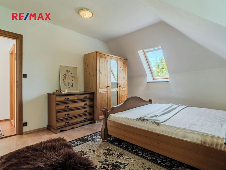 Prodej rodinného domu 371 m², pozemek 5 754 m² - foto 2
