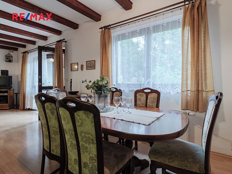 Prodej rodinného domu 371 m², pozemek 5 754 m² - foto 1