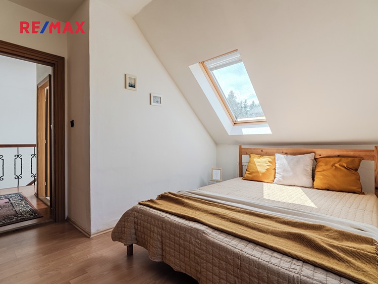 Prodej rodinného domu 371 m², pozemek 5 754 m² - foto 4