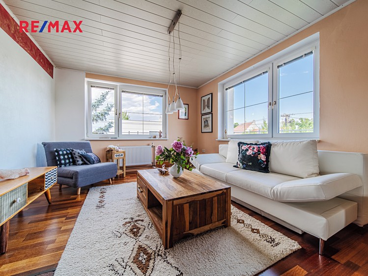 Prodej rodinného domu 200 m², pozemek 879 m² - foto 8