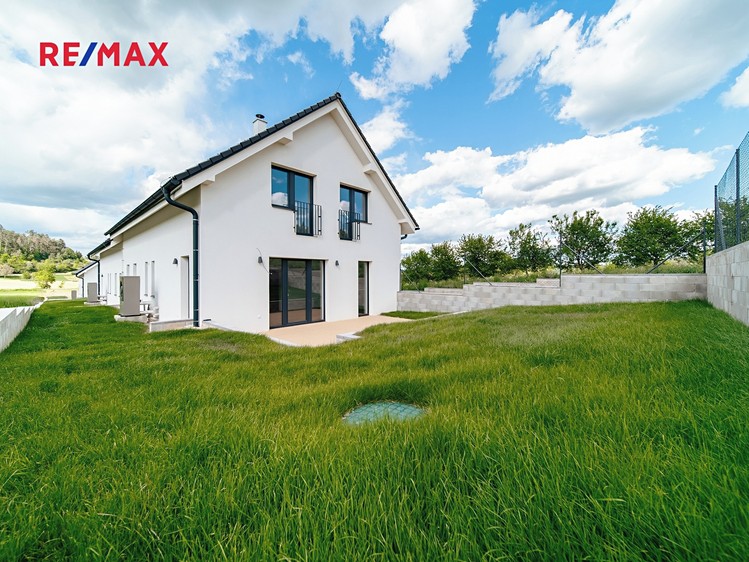 Prodej rodinného domu 138 m², pozemek 275 m² - foto 4