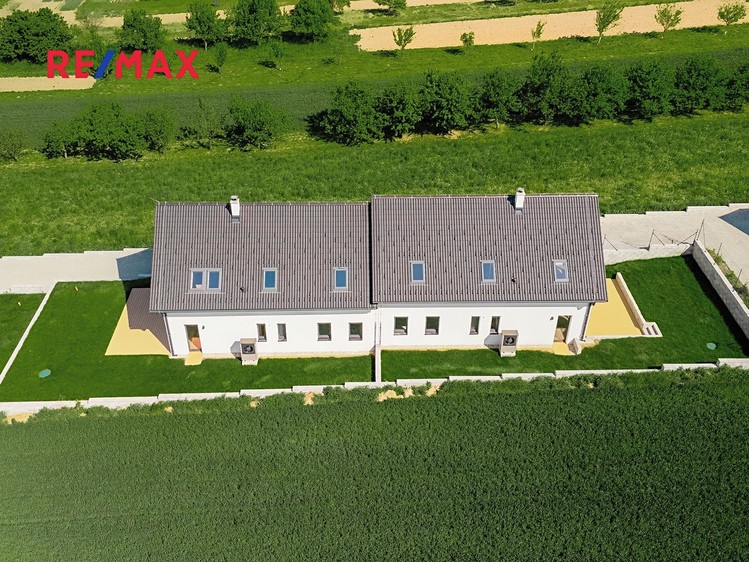 Prodej rodinného domu 138 m², pozemek 275 m² - foto 8