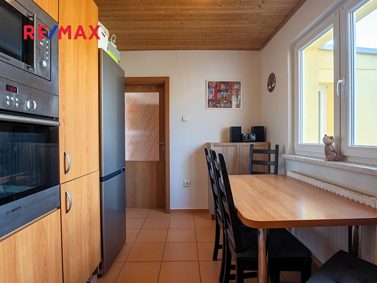Prodej rodinného domu 96 m², pozemek 579 m² - foto 3