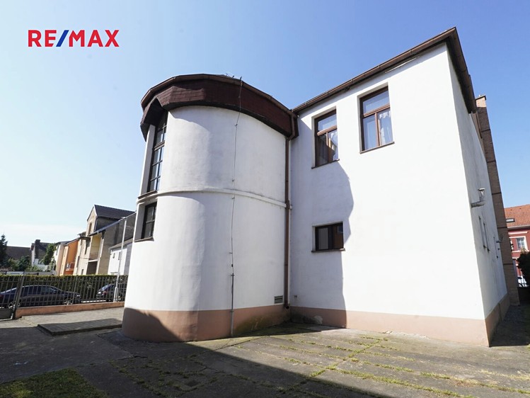 Prodej vícegeneračního domu 540 m², pozemek 613 m² - foto 3