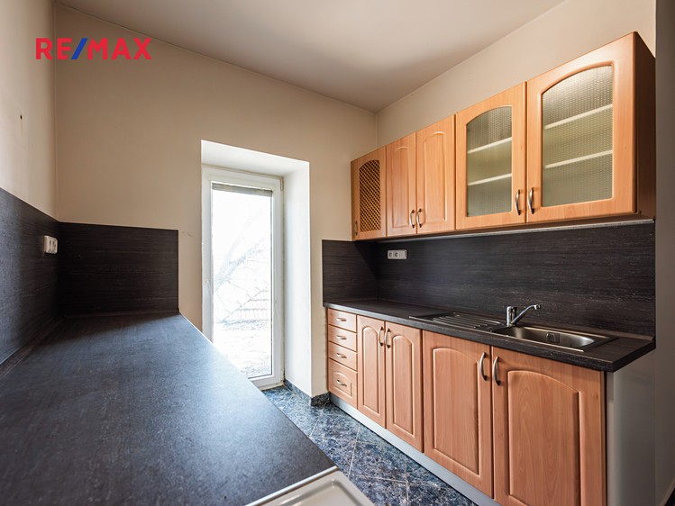 Prodej rodinného domu 420 m², pozemek 407 m² - foto 4