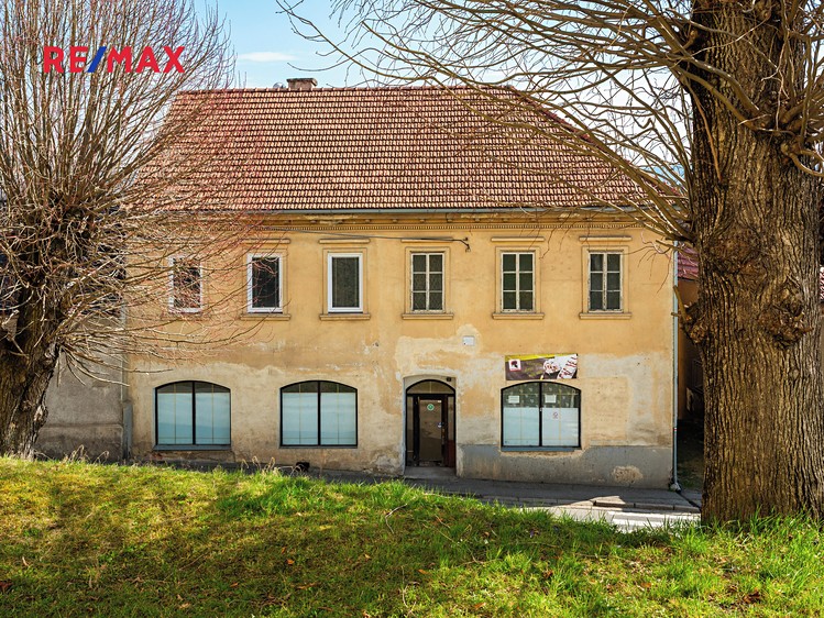 Prodej rodinného domu 420 m², pozemek 407 m² - foto 3