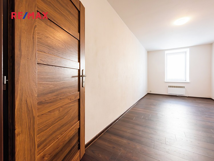Prodej rodinného domu 420 m², pozemek 407 m² - foto 6