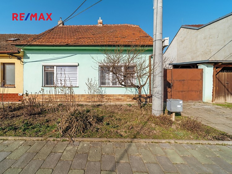 Prodej rodinného domu 92 m², pozemek 210 m² - foto 1