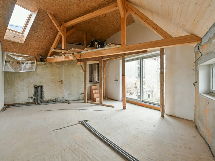 Prodej rodinného domu 237 m², pozemek 742 m² - foto 2