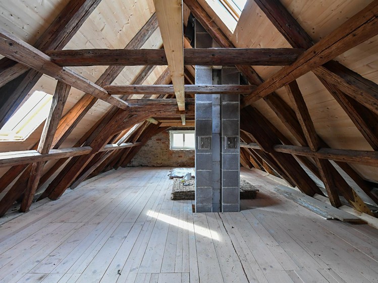 Prodej rodinného domu 237 m², pozemek 742 m² - foto 4