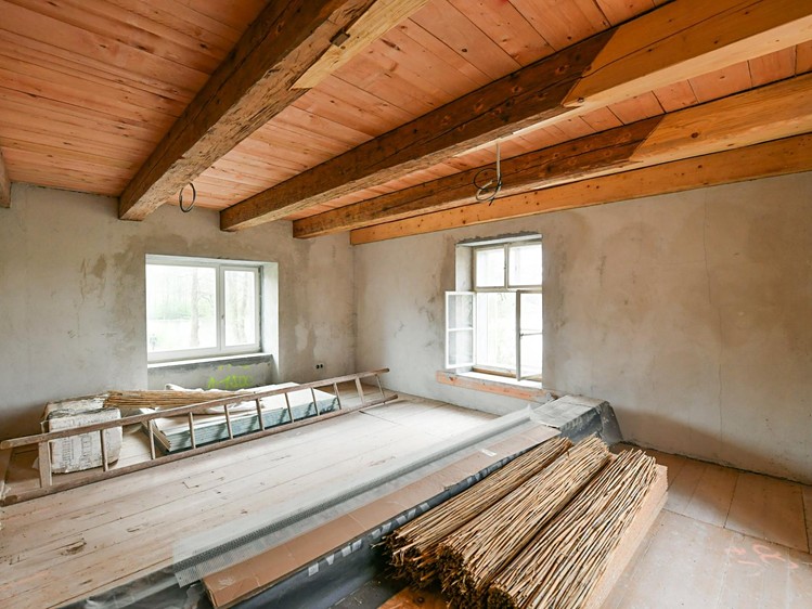 Prodej rodinného domu 237 m², pozemek 742 m² - foto 3