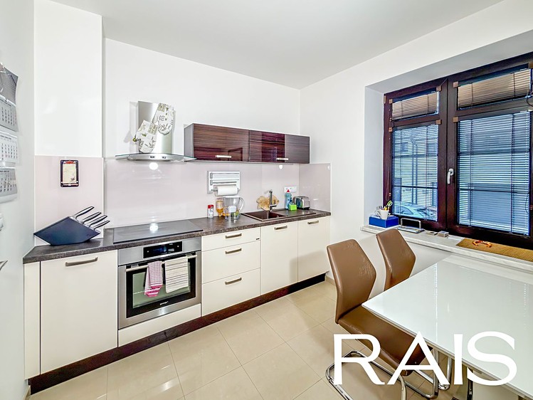 Prodej  rodinného domu 230 m², pozemek 235 m² - foto 3