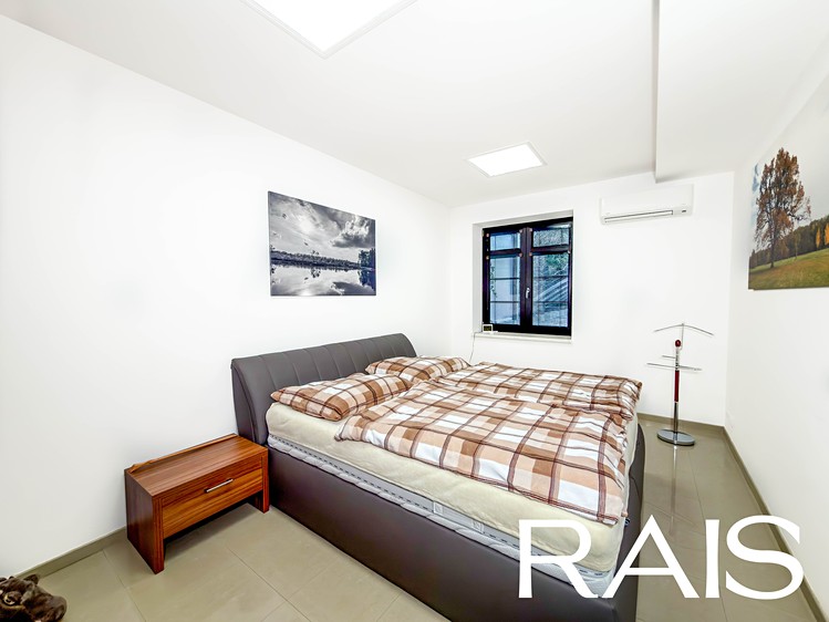 Prodej  rodinného domu 230 m², pozemek 235 m² - foto 6