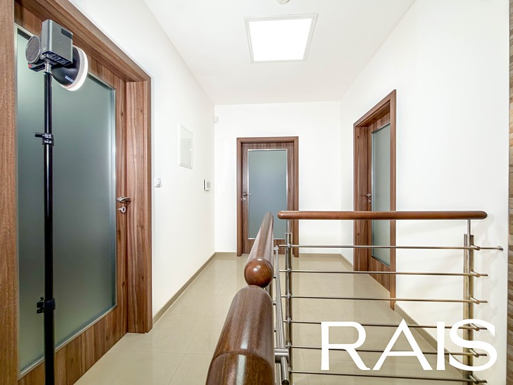 Prodej  rodinného domu 230 m², pozemek 235 m² - foto 8
