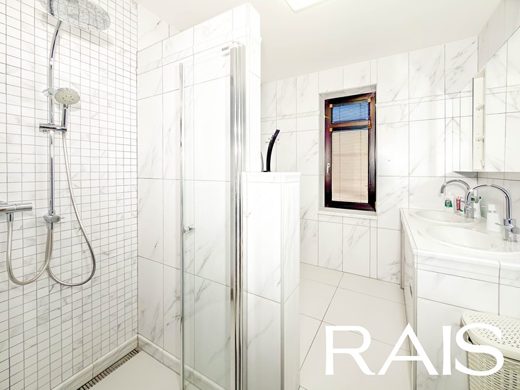 Prodej  rodinného domu 230 m², pozemek 235 m² - foto 7