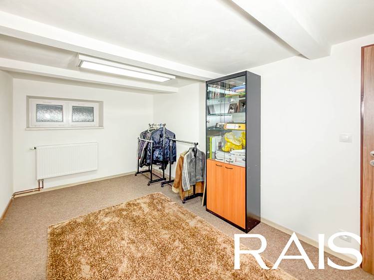Prodej  rodinného domu 230 m², pozemek 235 m² - foto 5