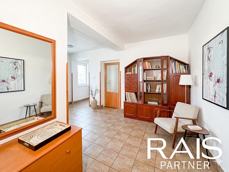 Prodej rodinného domu 220 m², pozemek 463 m² - foto 8