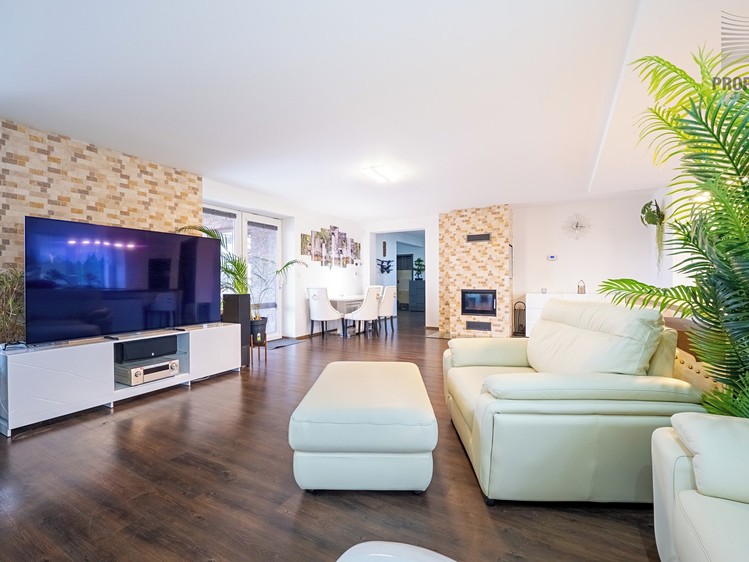 Prodej  rodinného domu 210 m², pozemek 1 284 m² - foto 5