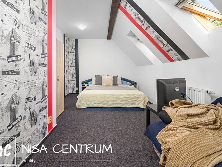 Prodej rodinného domu 272 m², pozemek 976 m² - foto 5