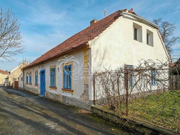 Prodej rodinného domu 164 m², pozemek 821 m² - foto 1