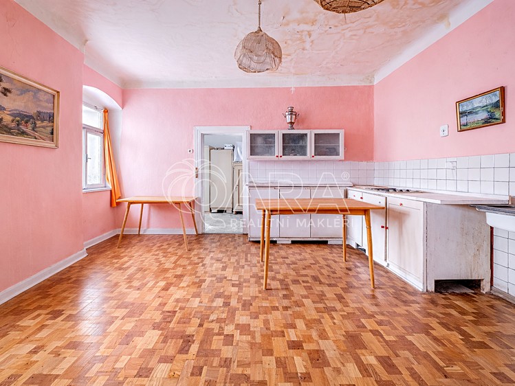 Prodej rodinného domu 164 m², pozemek 821 m² - foto 5