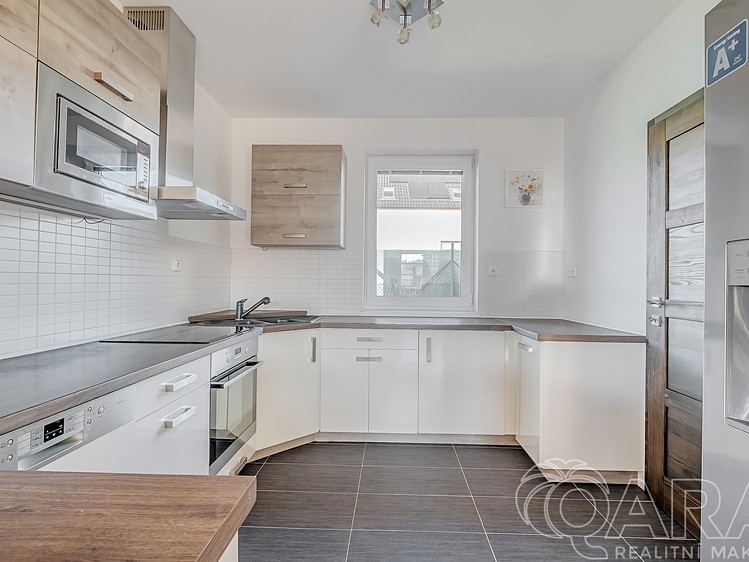 Prodej rodinného domu 174 m², pozemek 877 m² - foto 7