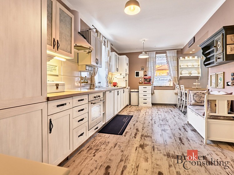Prodej  rodinného domu 180 m², pozemek 1 282 m² - foto 6