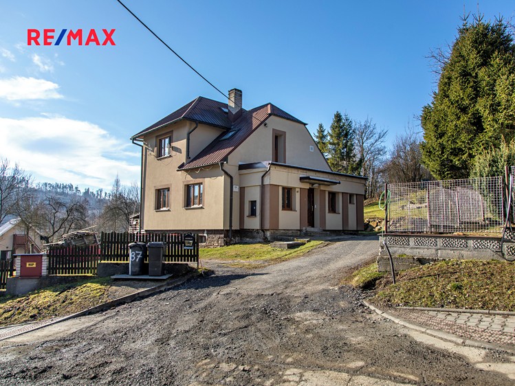 Prodej rodinného domu 118 m², pozemek 748 m² - foto 2
