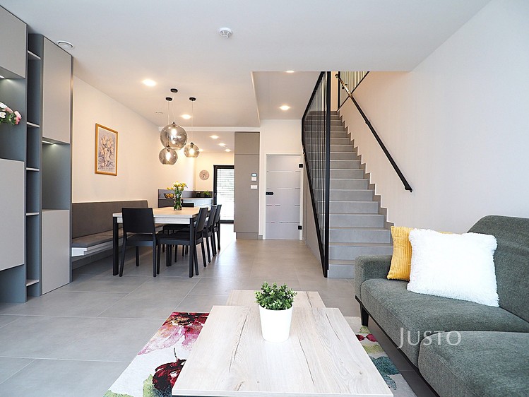 Prodej rodinného domu 173 m², pozemek 465 m² - foto 2