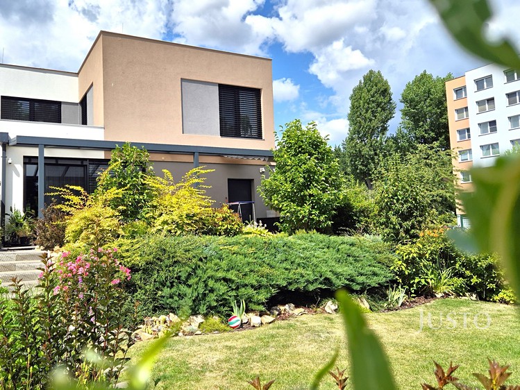 Prodej rodinného domu 173 m², pozemek 465 m² - foto 1