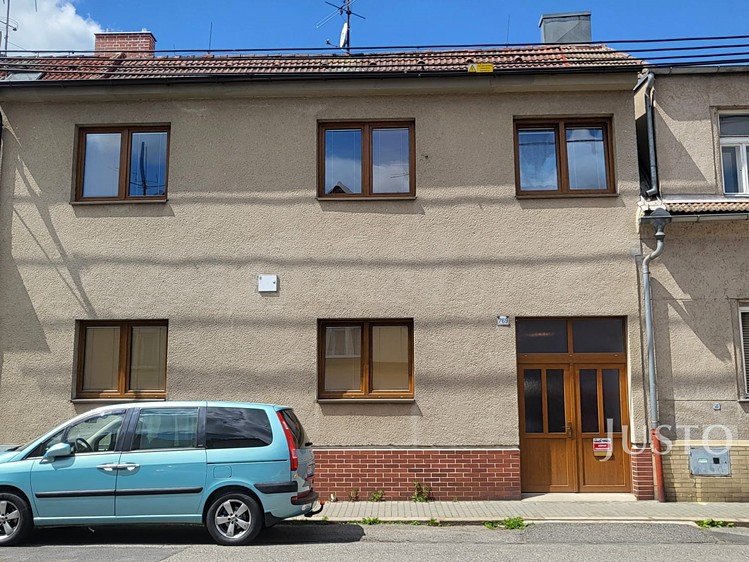 Prodej rodinného domu 231 m², pozemek 335 m² - foto 3