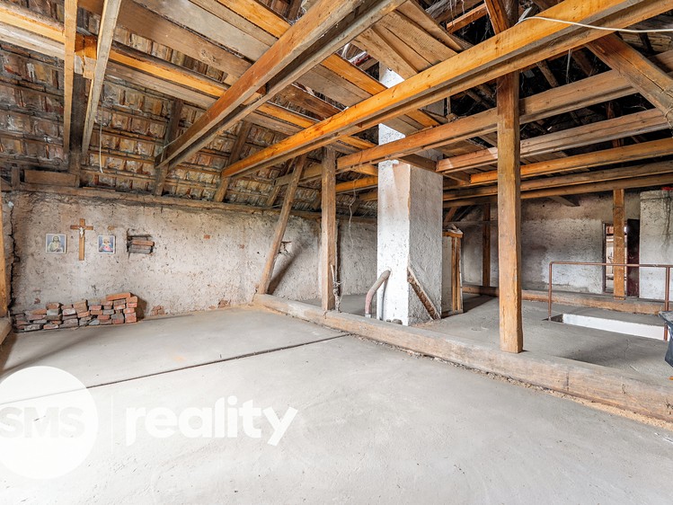 Prodej rodinného domu 180 m², pozemek 668 m² - foto 6