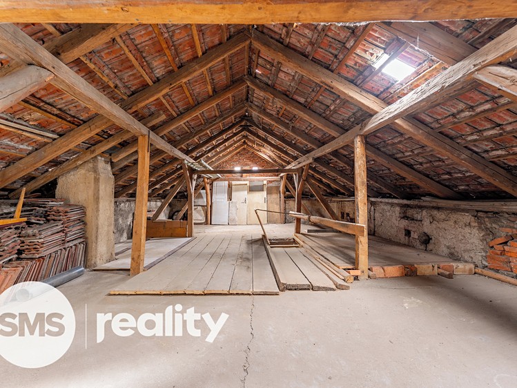 Prodej rodinného domu 180 m², pozemek 668 m² - foto 8