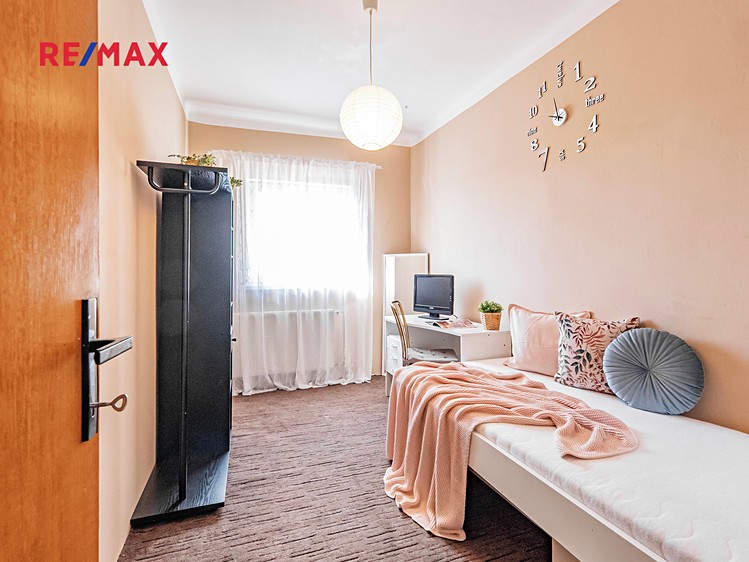 Prodej  rodinného domu 262 m², pozemek 943 m² - foto 6