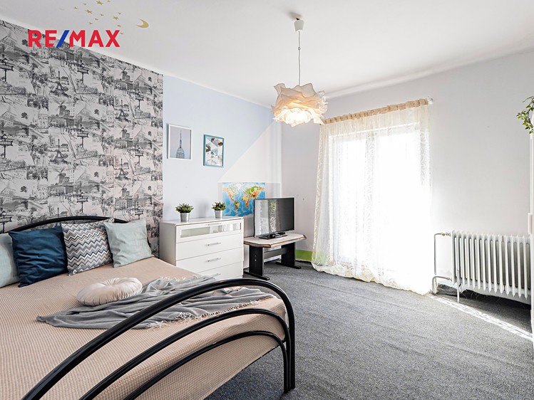 Prodej  rodinného domu 262 m², pozemek 943 m² - foto 7