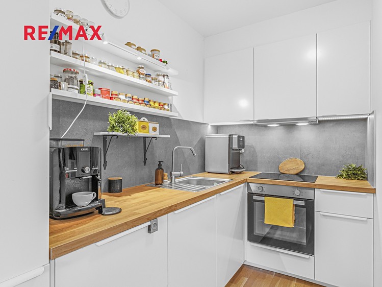 Prodej rodinného domu 75 m², pozemek 62 m² - foto 2