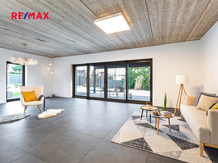 Prodej rodinného domu 181 m², pozemek 678 m² - foto 3
