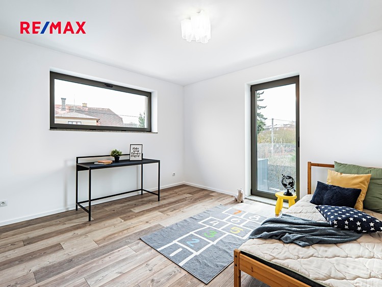 Prodej rodinného domu 181 m², pozemek 678 m² - foto 6