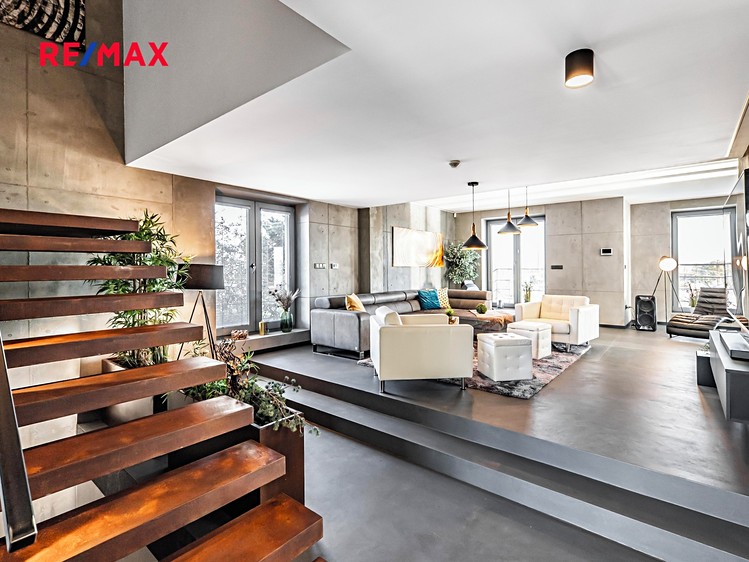 Prodej rodinného domu 379 m², pozemek 1 897 m² - foto 4