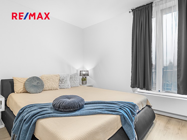 Prodej rodinného domu 179 m², pozemek 230 m² - foto 4