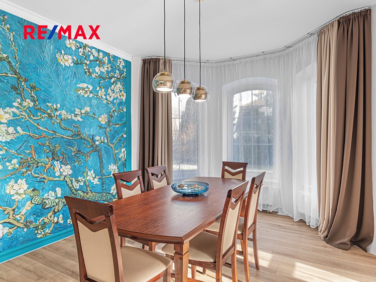 Prodej rodinného domu 475 m², pozemek 1 405 m² - foto 5