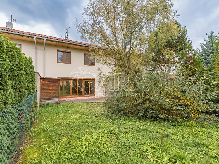 Prodej rodinného domu 162 m², pozemek 318 m² - foto 1
