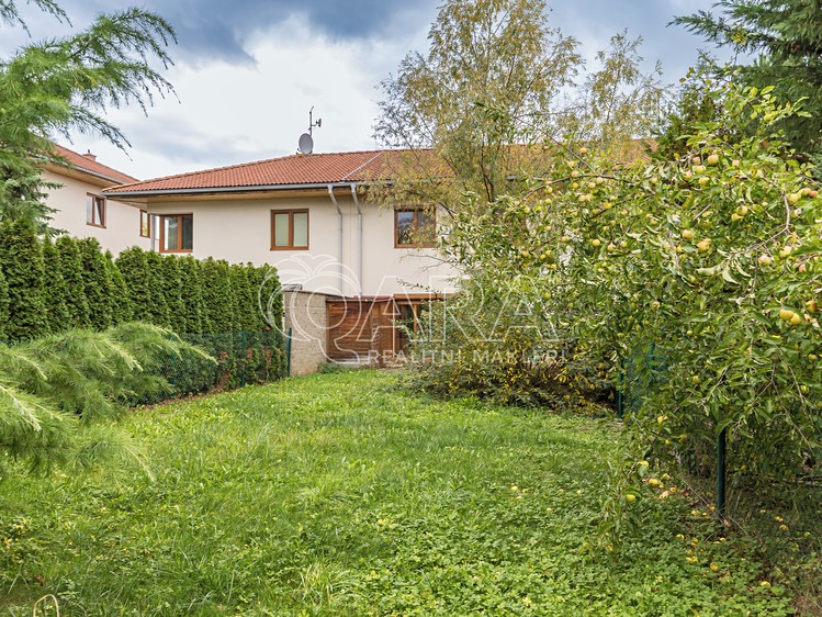Prodej rodinného domu 162 m², pozemek 318 m² - foto 3
