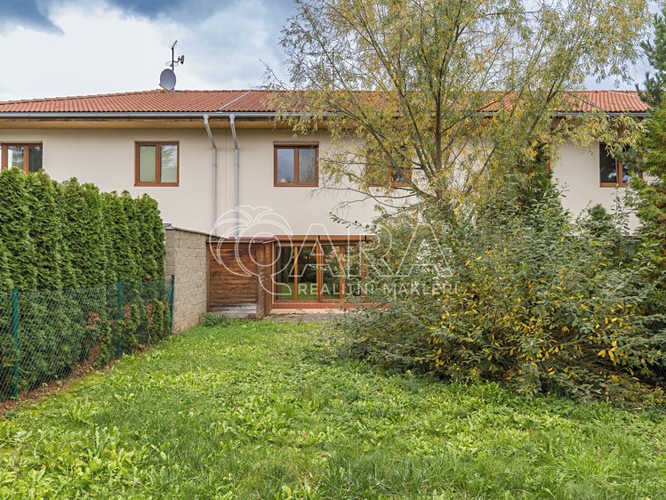 Prodej rodinného domu 162 m², pozemek 318 m² - foto 2