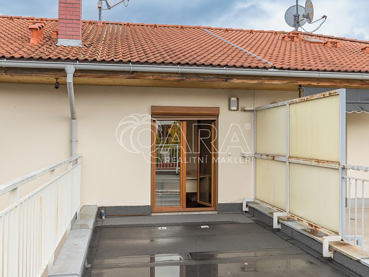 Prodej rodinného domu 162 m², pozemek 318 m² - foto 6