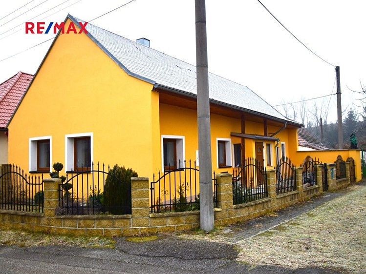Prodej rodinného domu 100 m², pozemek 122 m² - foto 1
