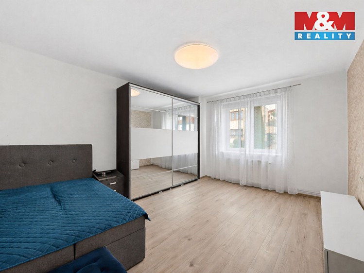 Prodej rodinného domu 320 m², pozemek 704 m² - foto 3