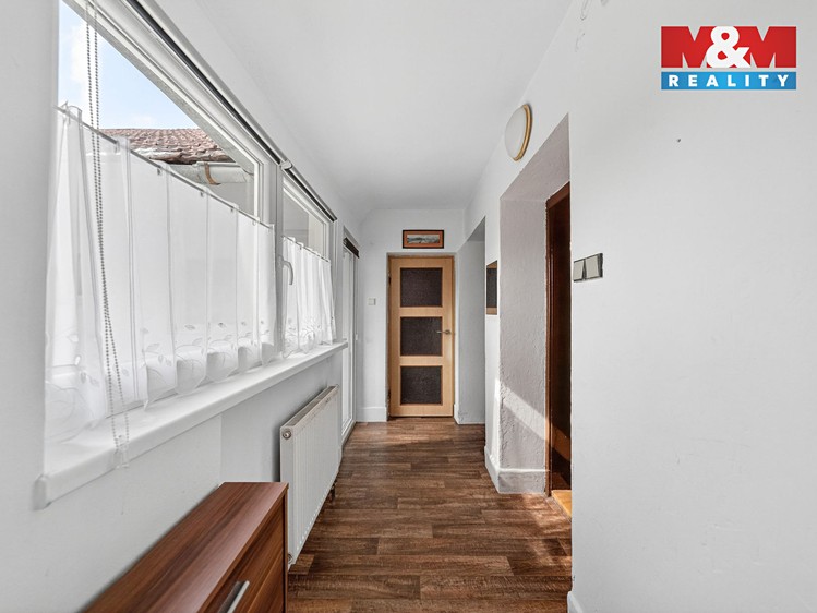 Prodej rodinného domu 320 m², pozemek 704 m² - foto 7