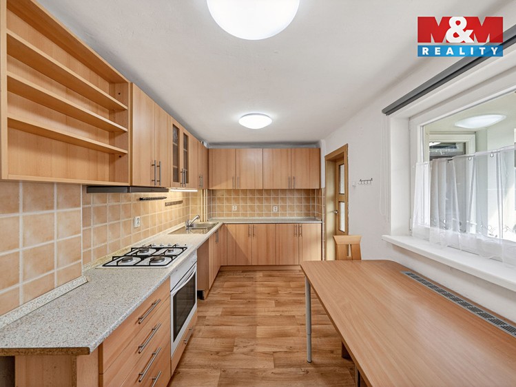 Prodej rodinného domu 320 m², pozemek 704 m² - foto 5