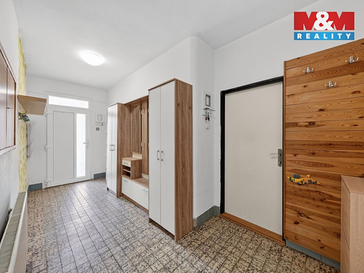Prodej rodinného domu 320 m², pozemek 704 m² - foto 8
